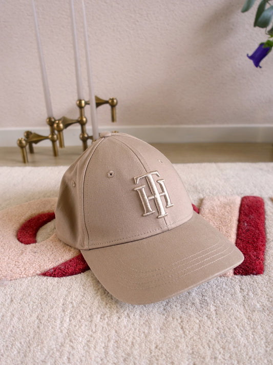 Tommy Hilfiger embroidered outline cap beige