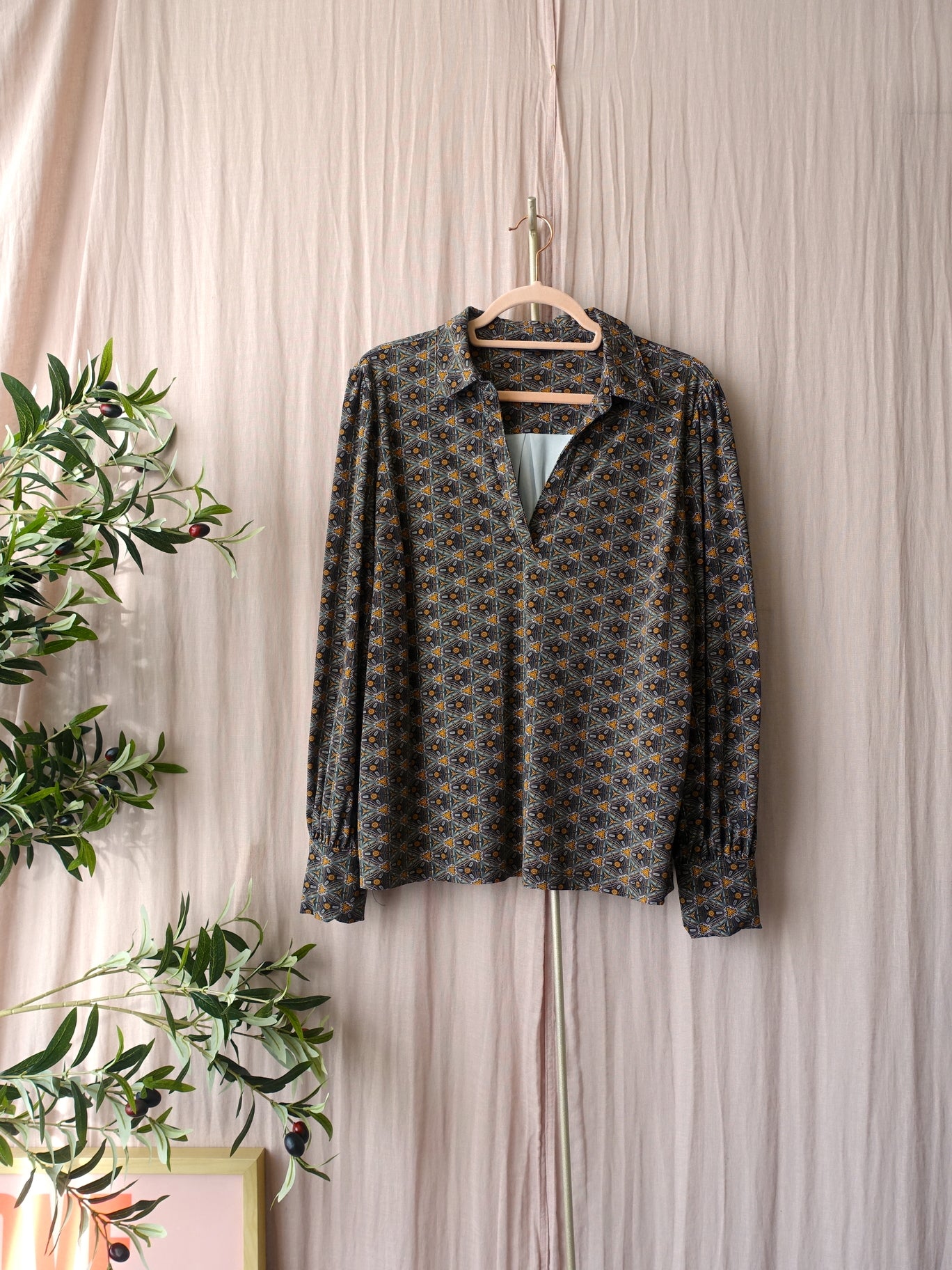 Tramontana travel quality graphic print top