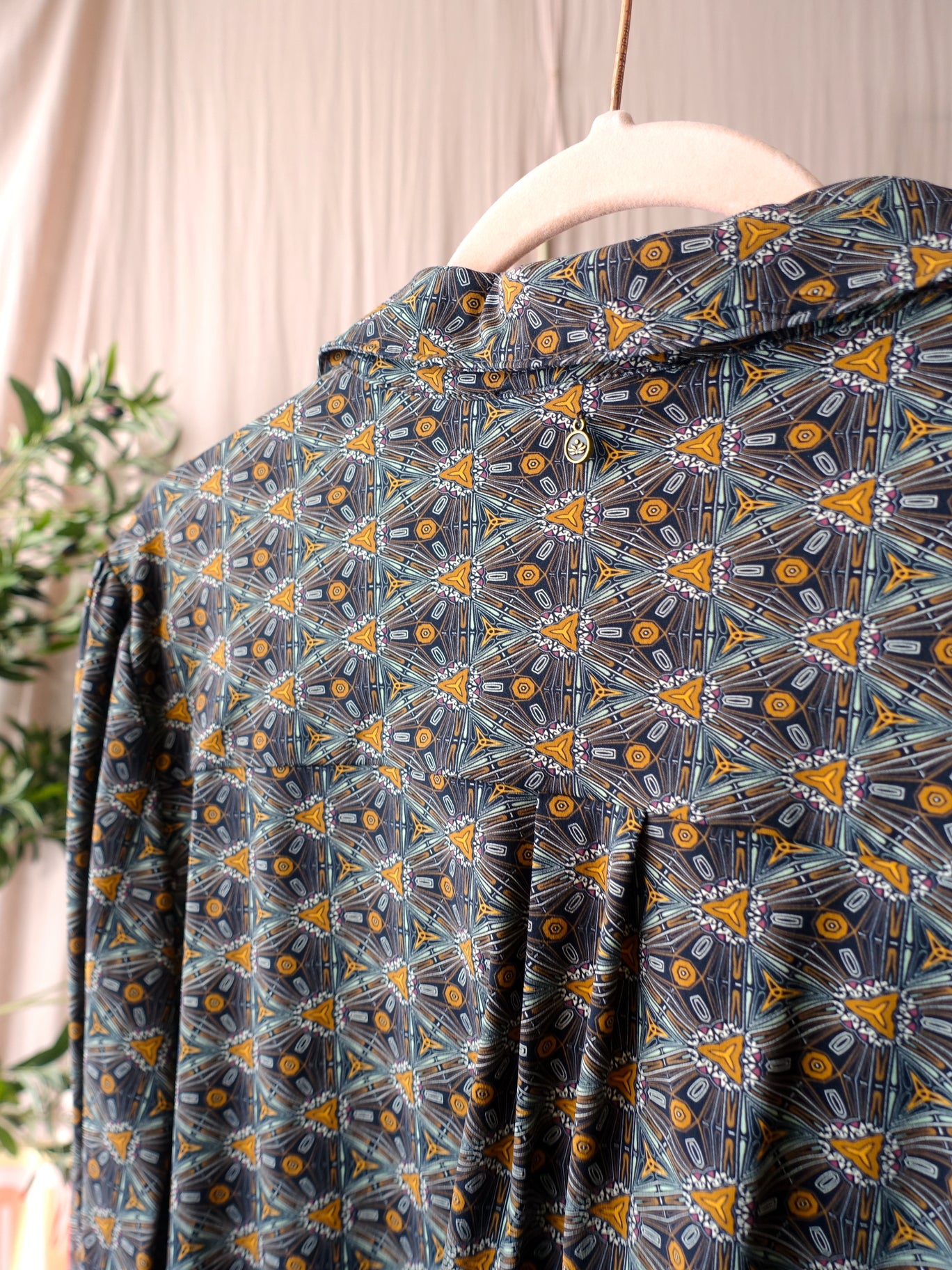 Tramontana travel quality graphic print top