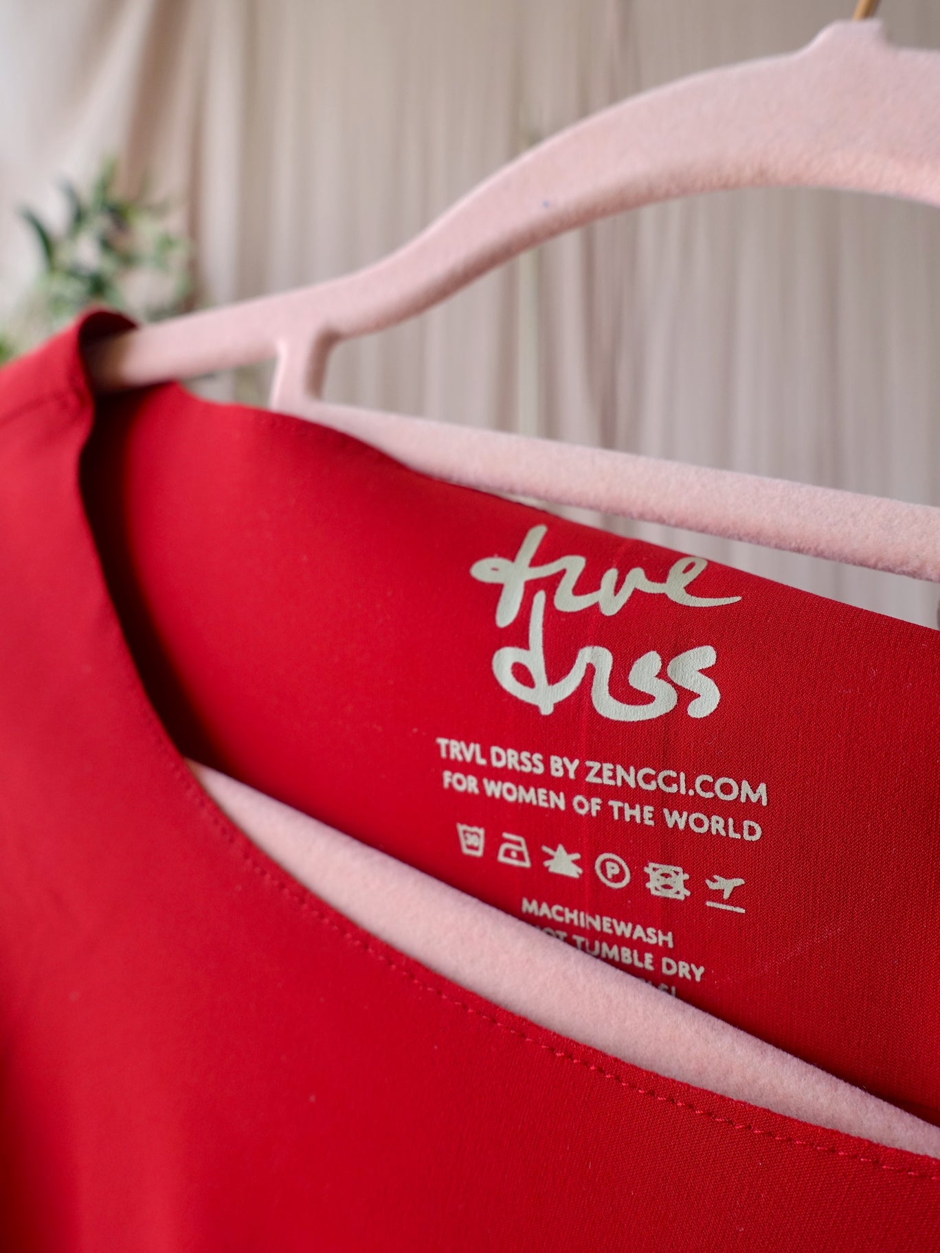 TRVL DRSS by Zenggi classic midi round neck jurk