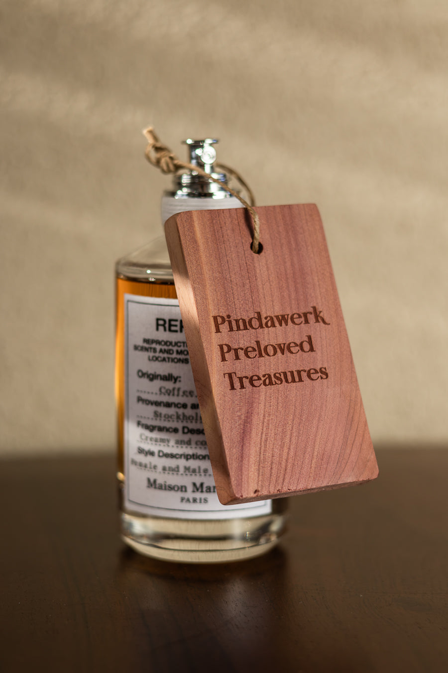Pindawerk Exclusive engraved cedarhouten kasthanger