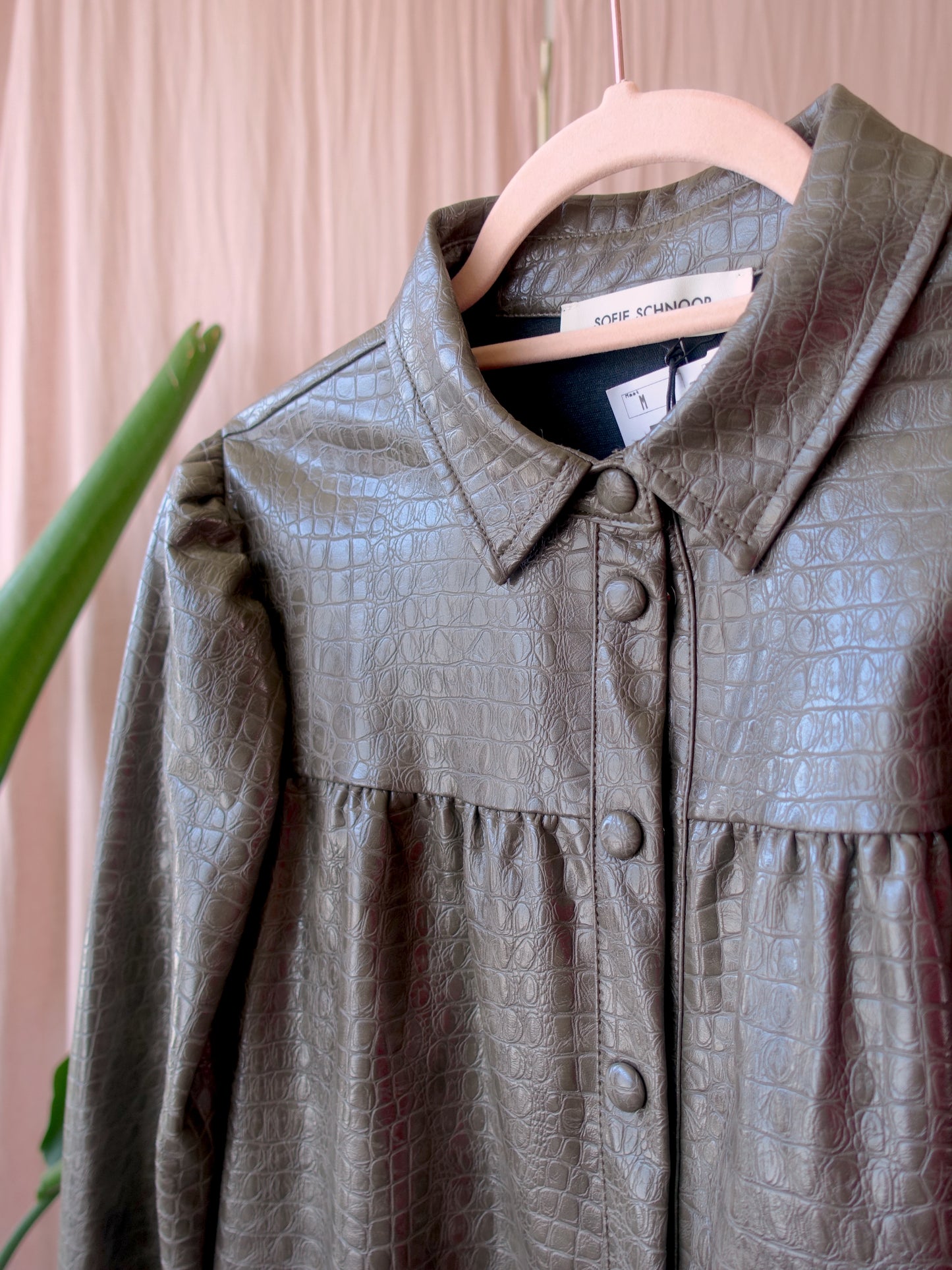 Sofie Schnoor croco shacket dark taupe
