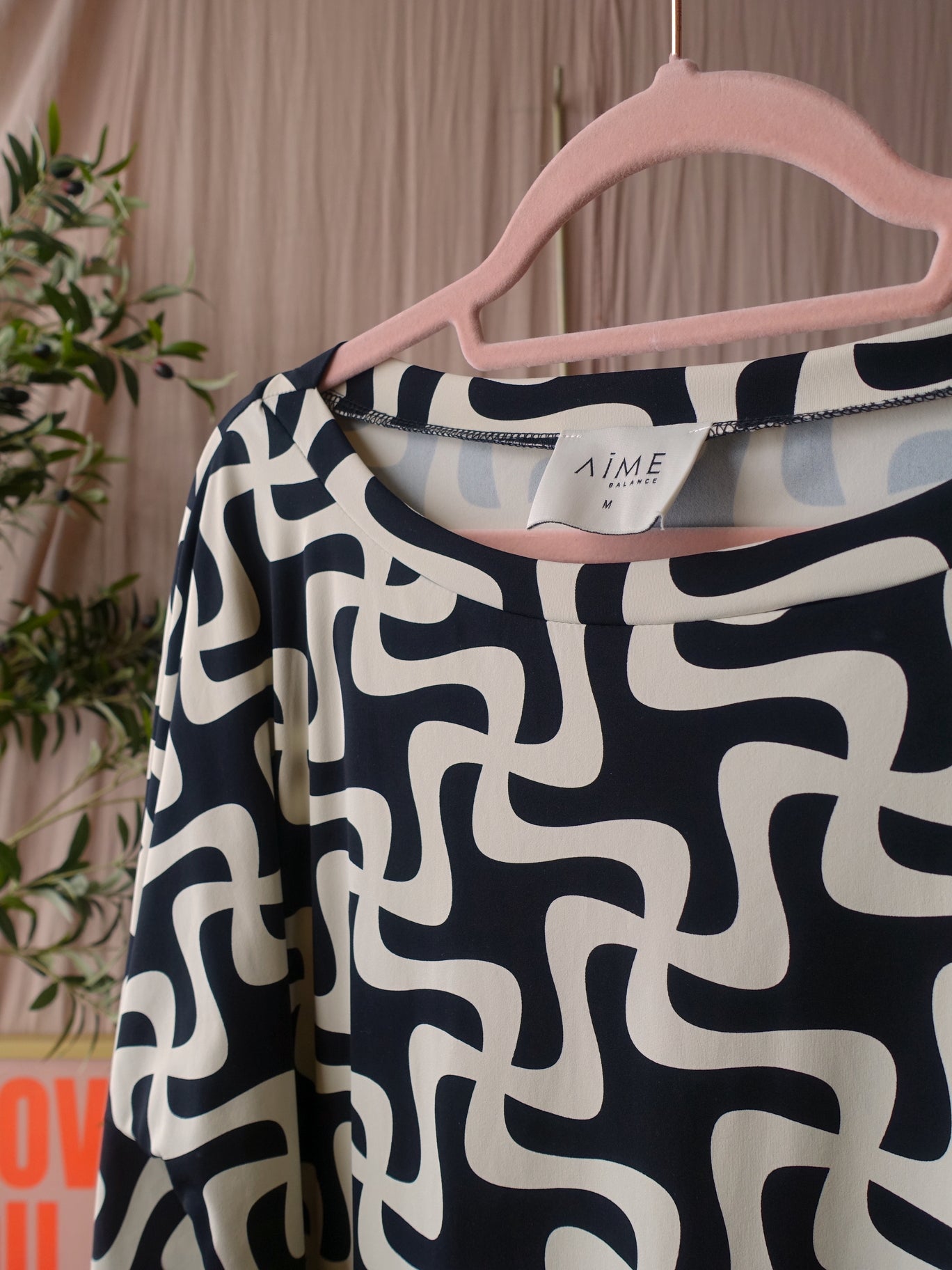 Aime Balance premium travel quality jurk zwart / wit