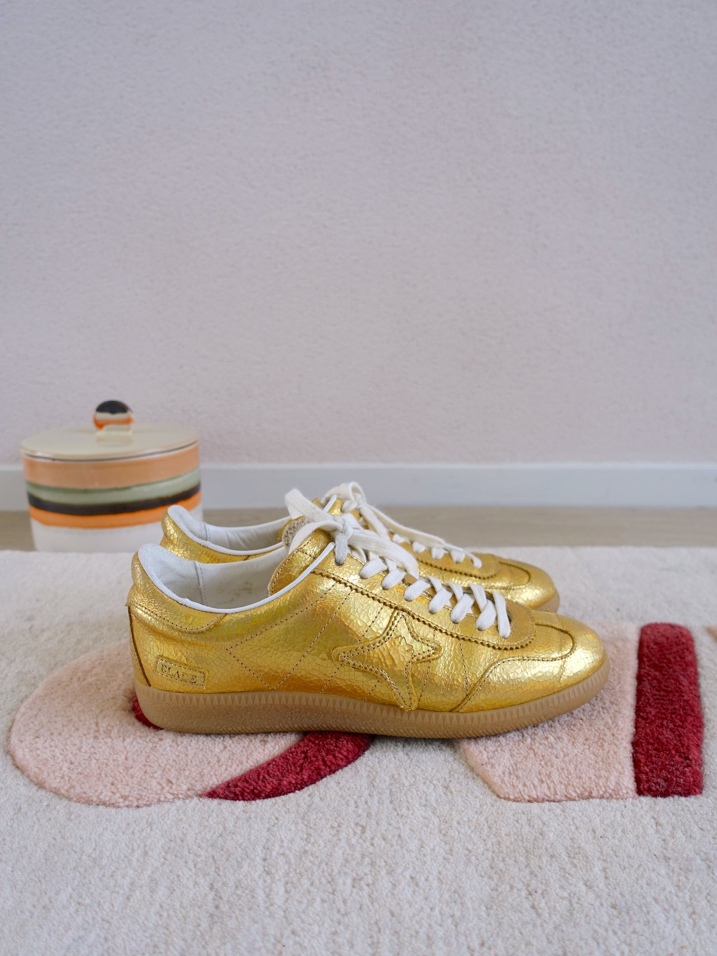 Ama Brand Deluxe blade sneakers solid gold