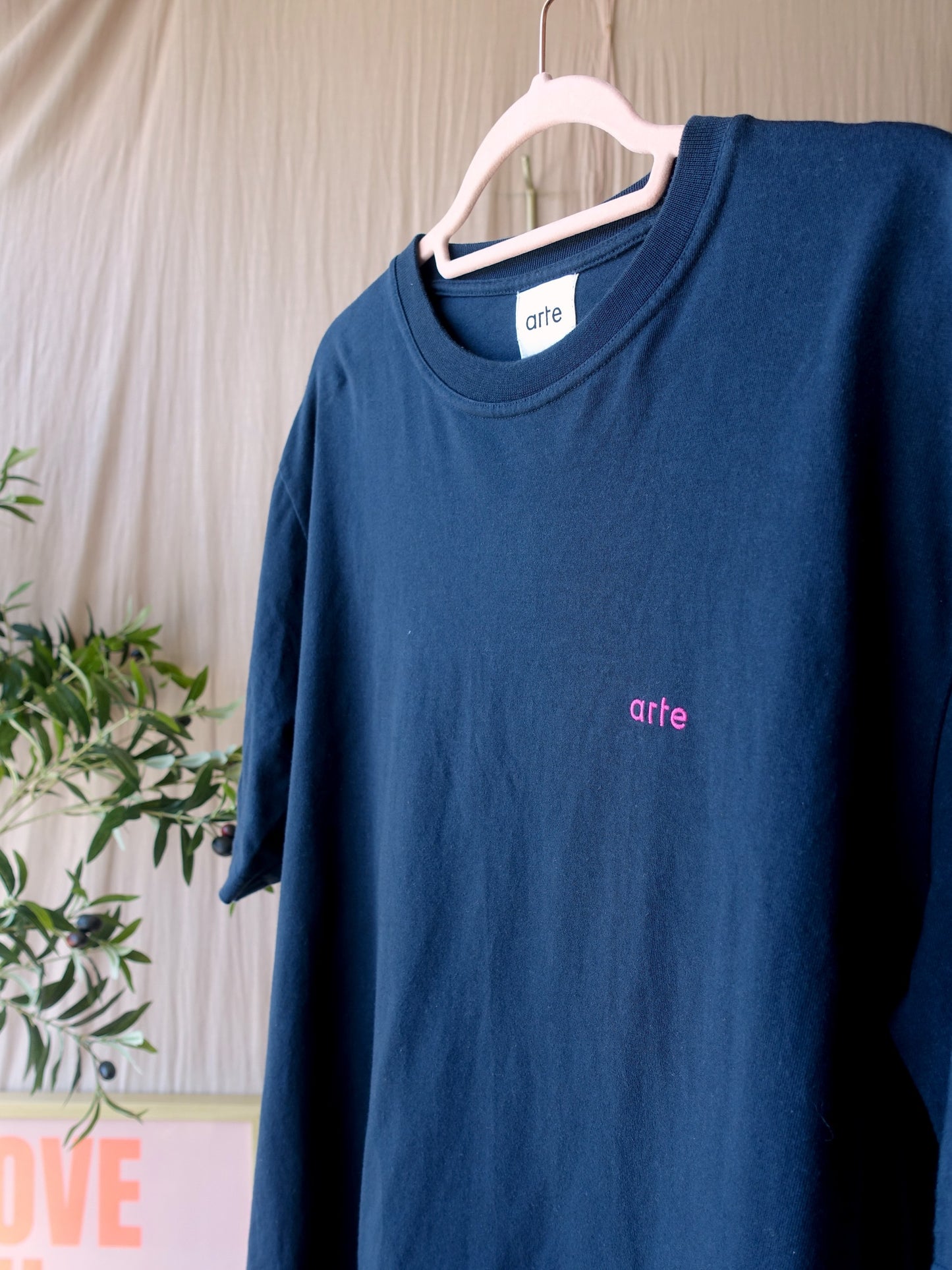 Heren - Arte Antwerp loose fit backprint runner tee navy