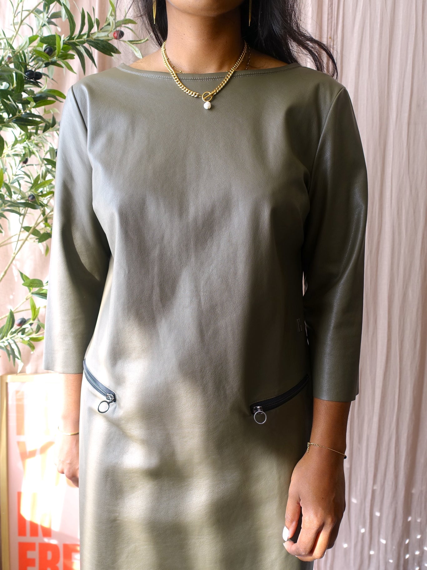 Anna van Toor vegan leather midi jurk mud