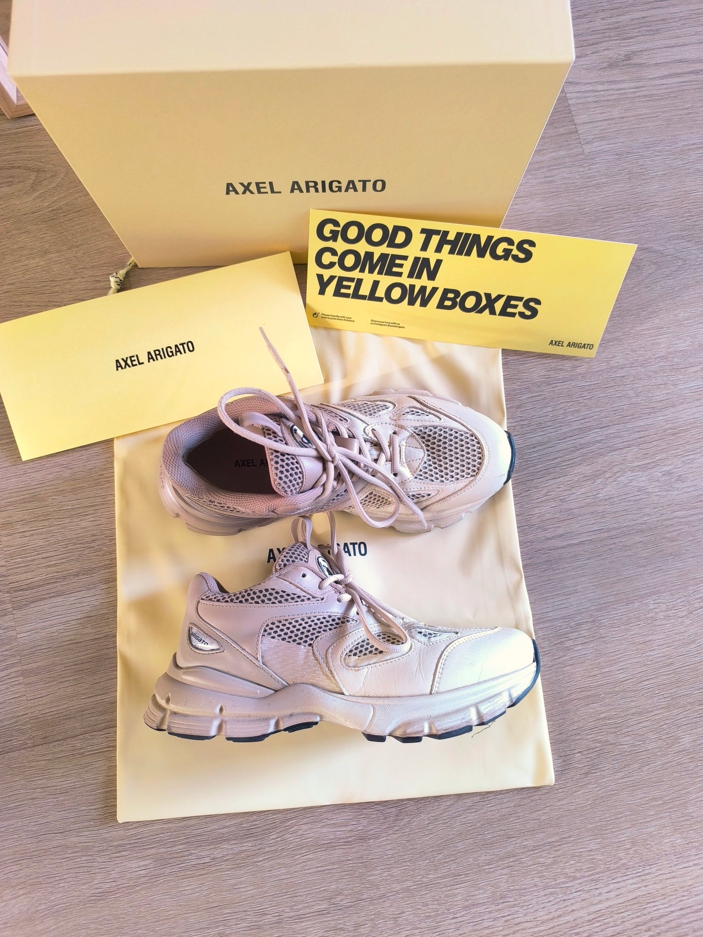 Axel Arigato marathon runner ombre feather