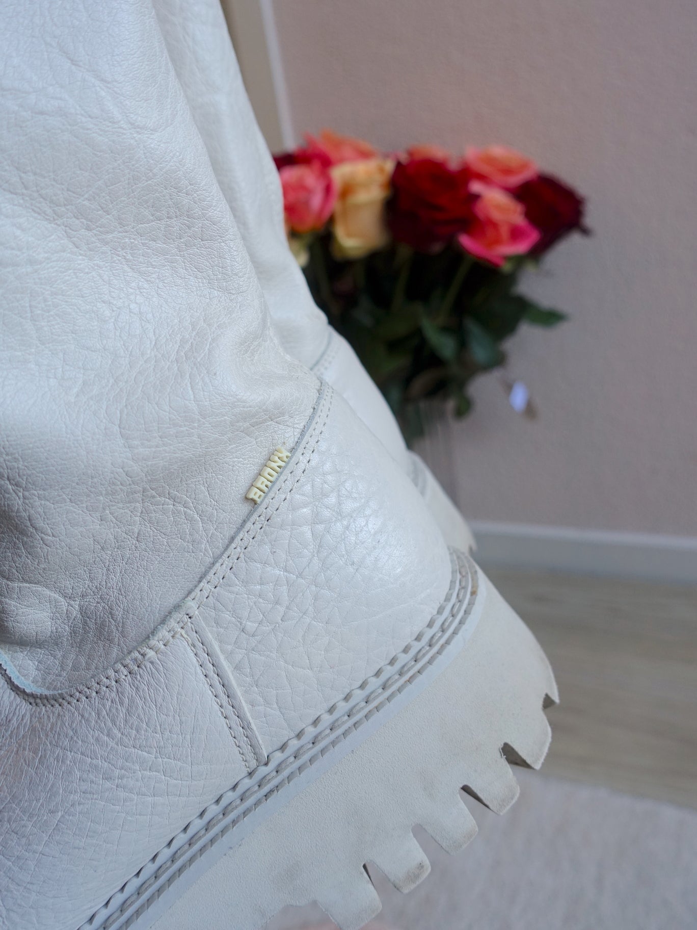 Bronx Groov-y leather boots winter white