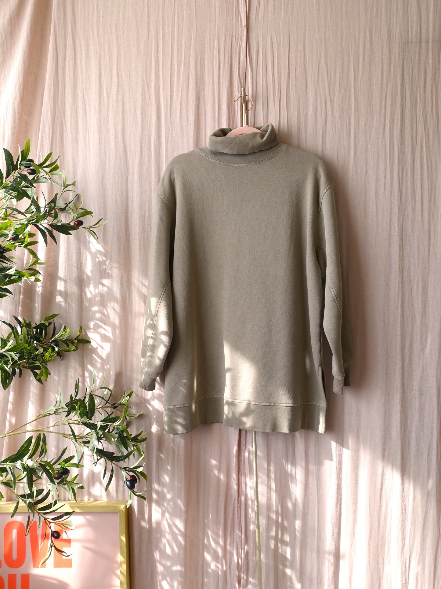 Closed turtleneck sweater warm taupe