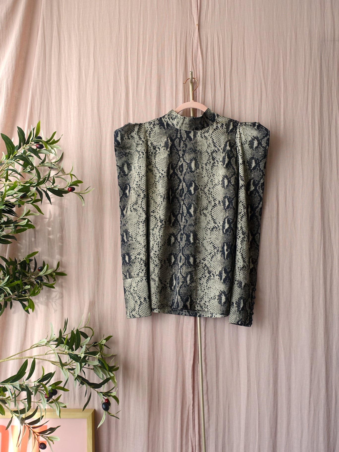 Copenhagen Muse the perfect party top army green