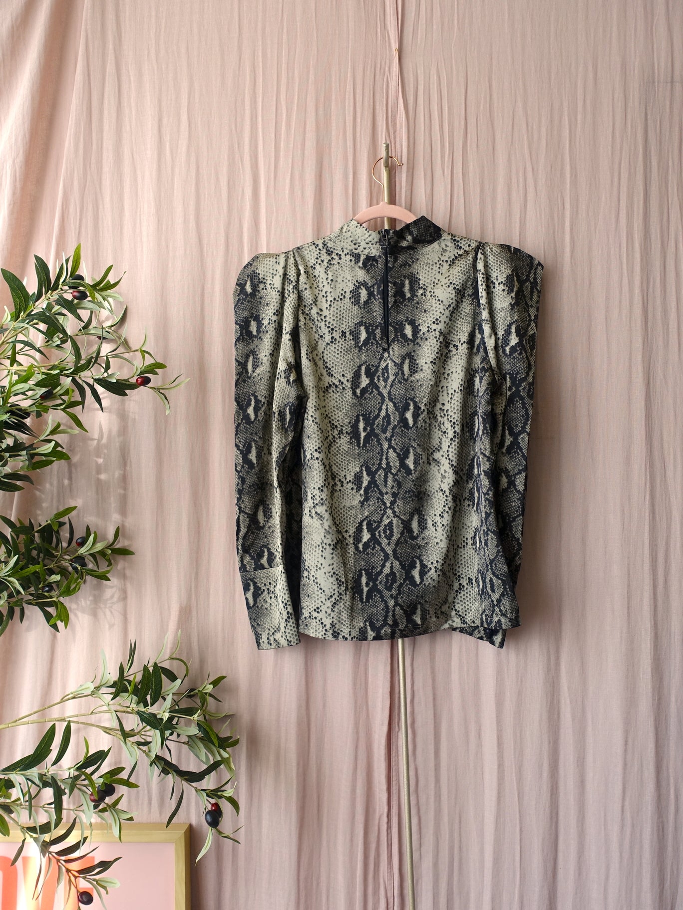 Copenhagen Muse the perfect party top army green