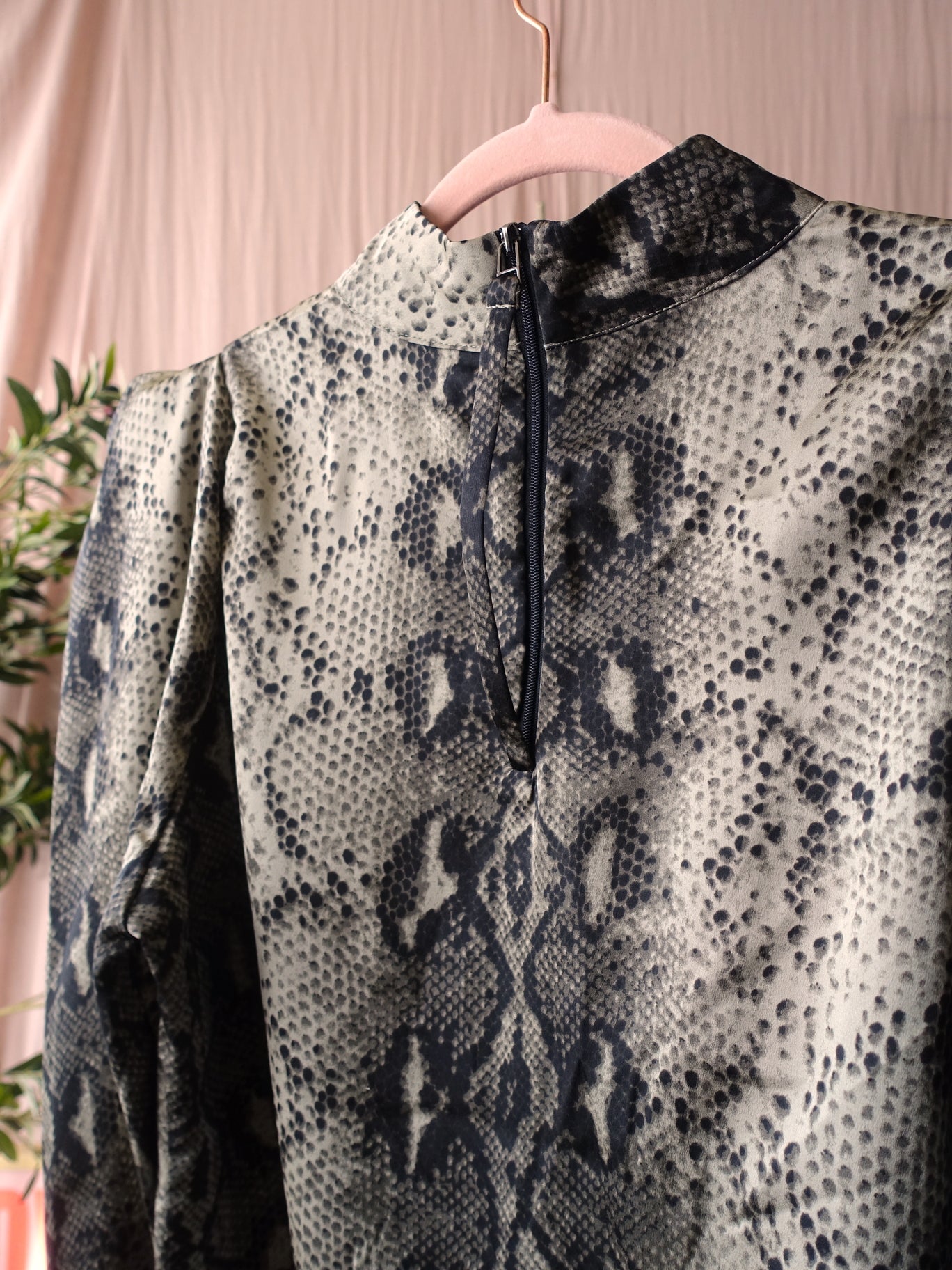 Copenhagen Muse the perfect party top army green