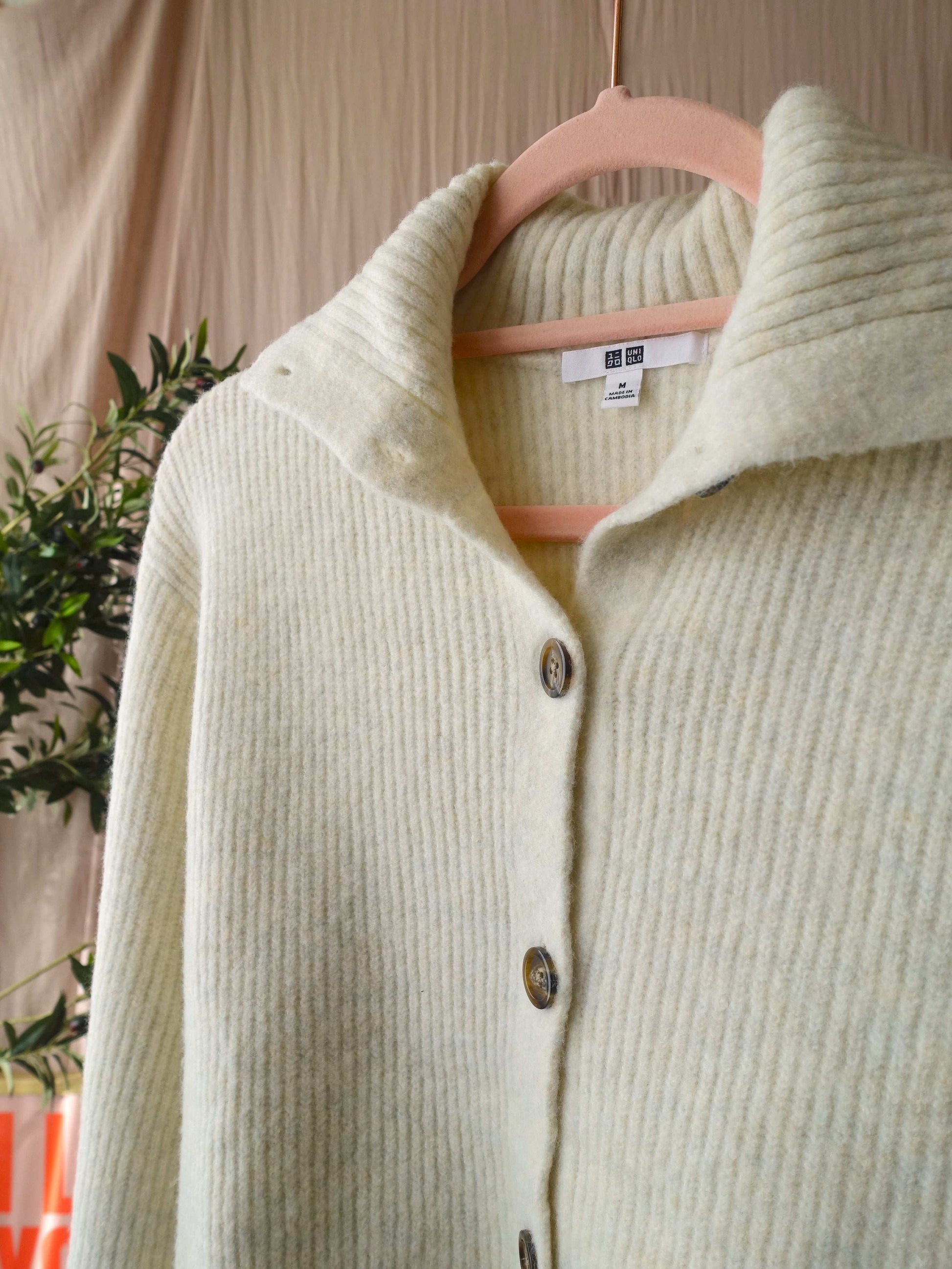 Uniqlo soft knit cardigan creme
