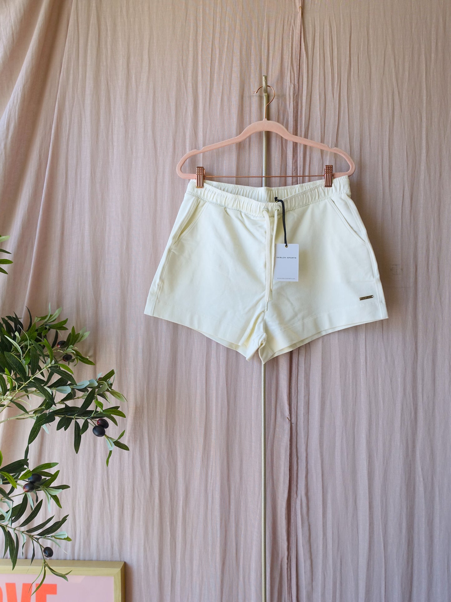 Deblon Sports olivia organic cotton sweat shorts ecru