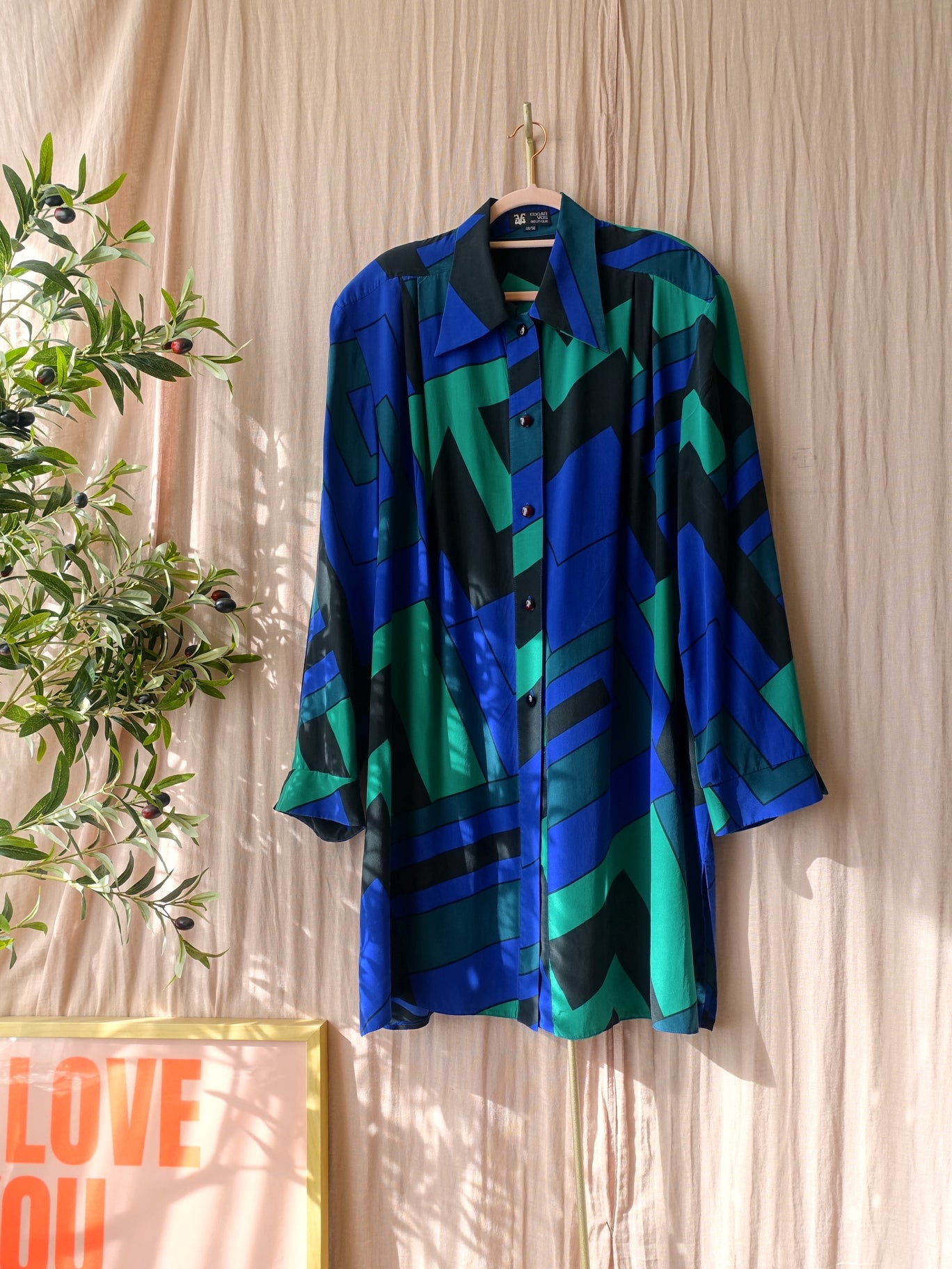 Vintage Edgar Vos Boutique 100% silk shirt