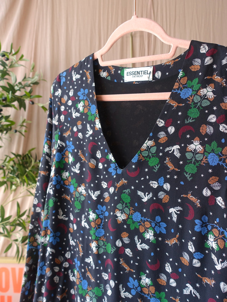 Essentiel Antwerp 100% silk mystic print jurk