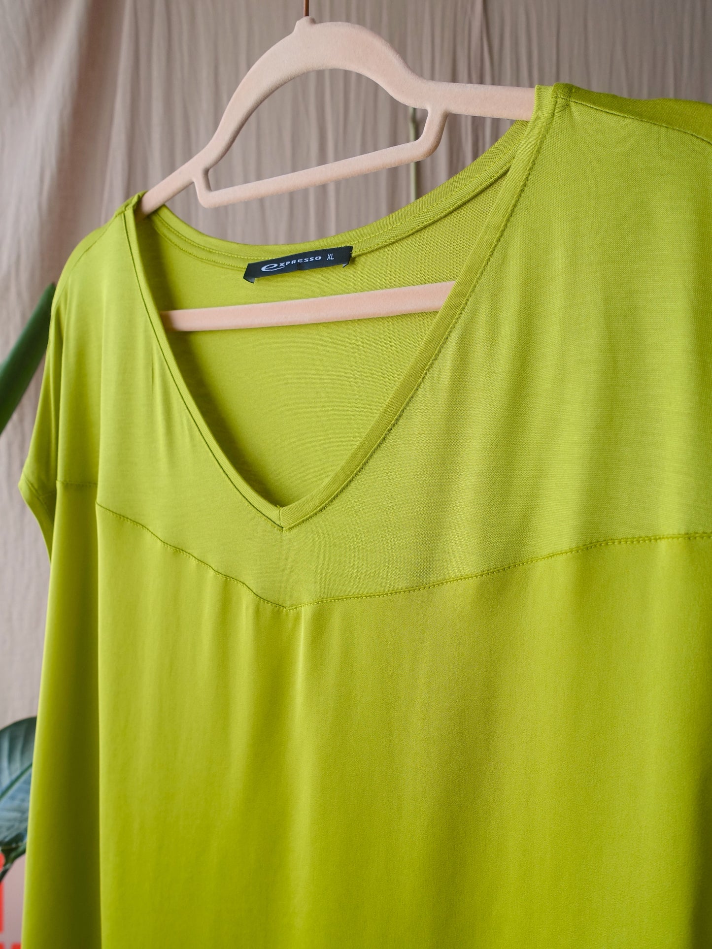 Expresso viscosemix v-hals tee lime