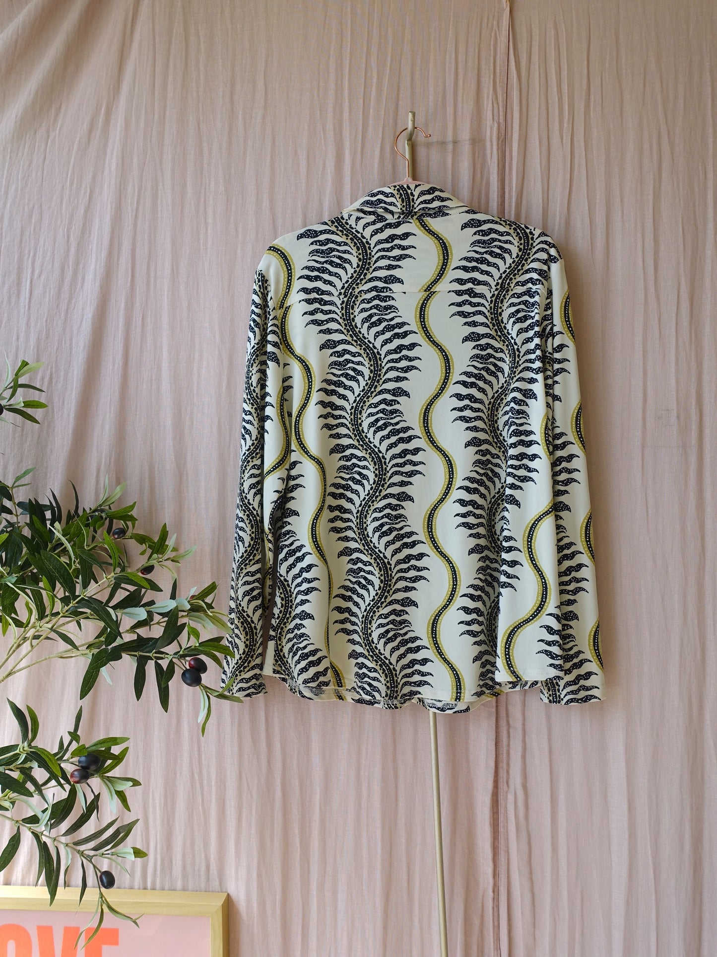 Andco woman travel quality lotte vine blouse ecru