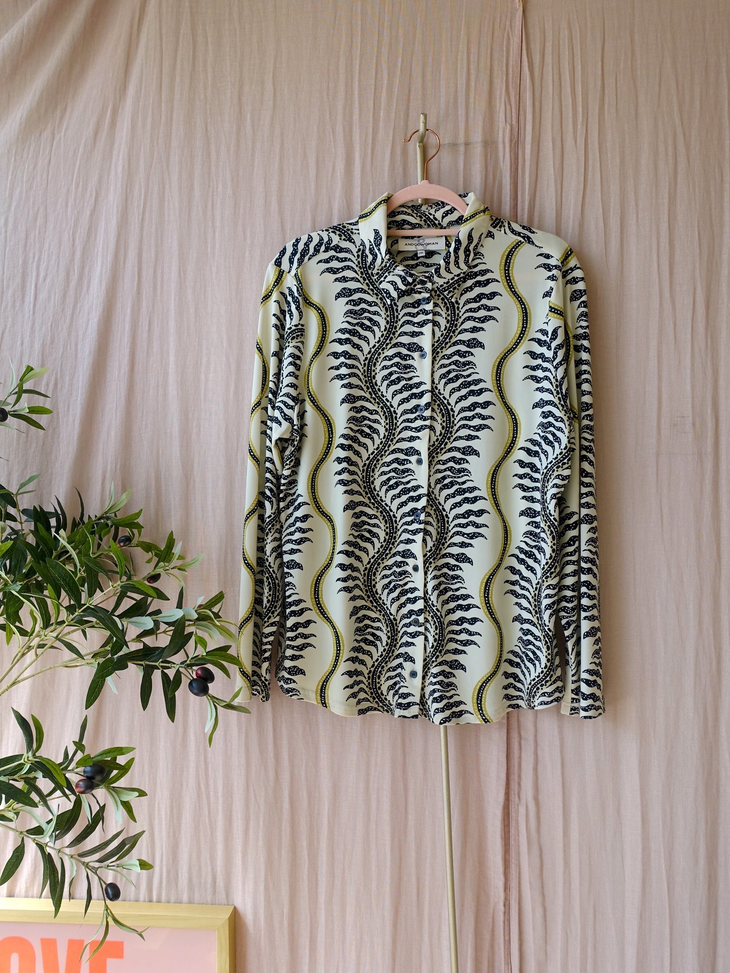 Andco woman travel quality lotte vine blouse ecru