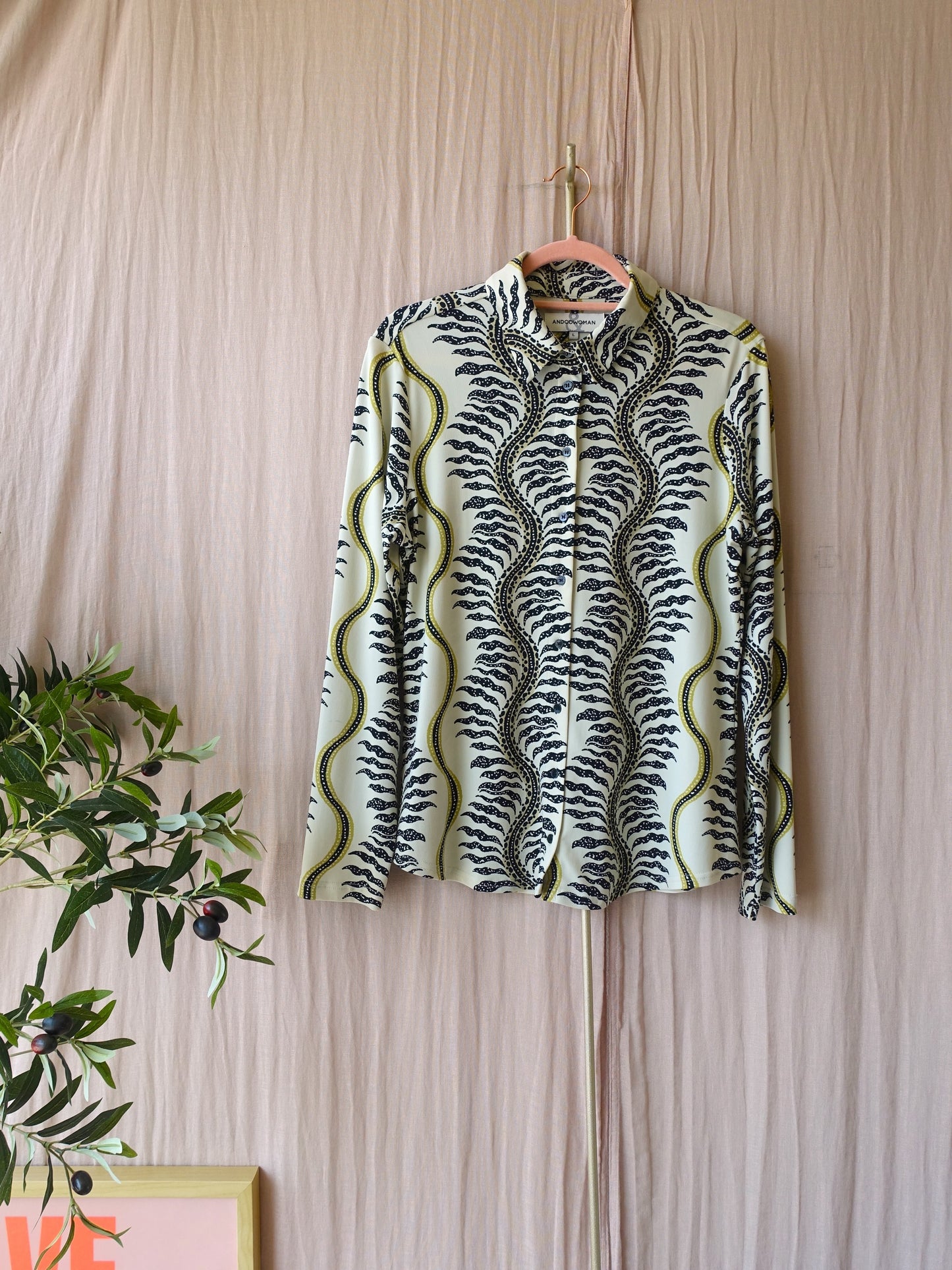 Andco woman travel quality lotte vine blouse ecru
