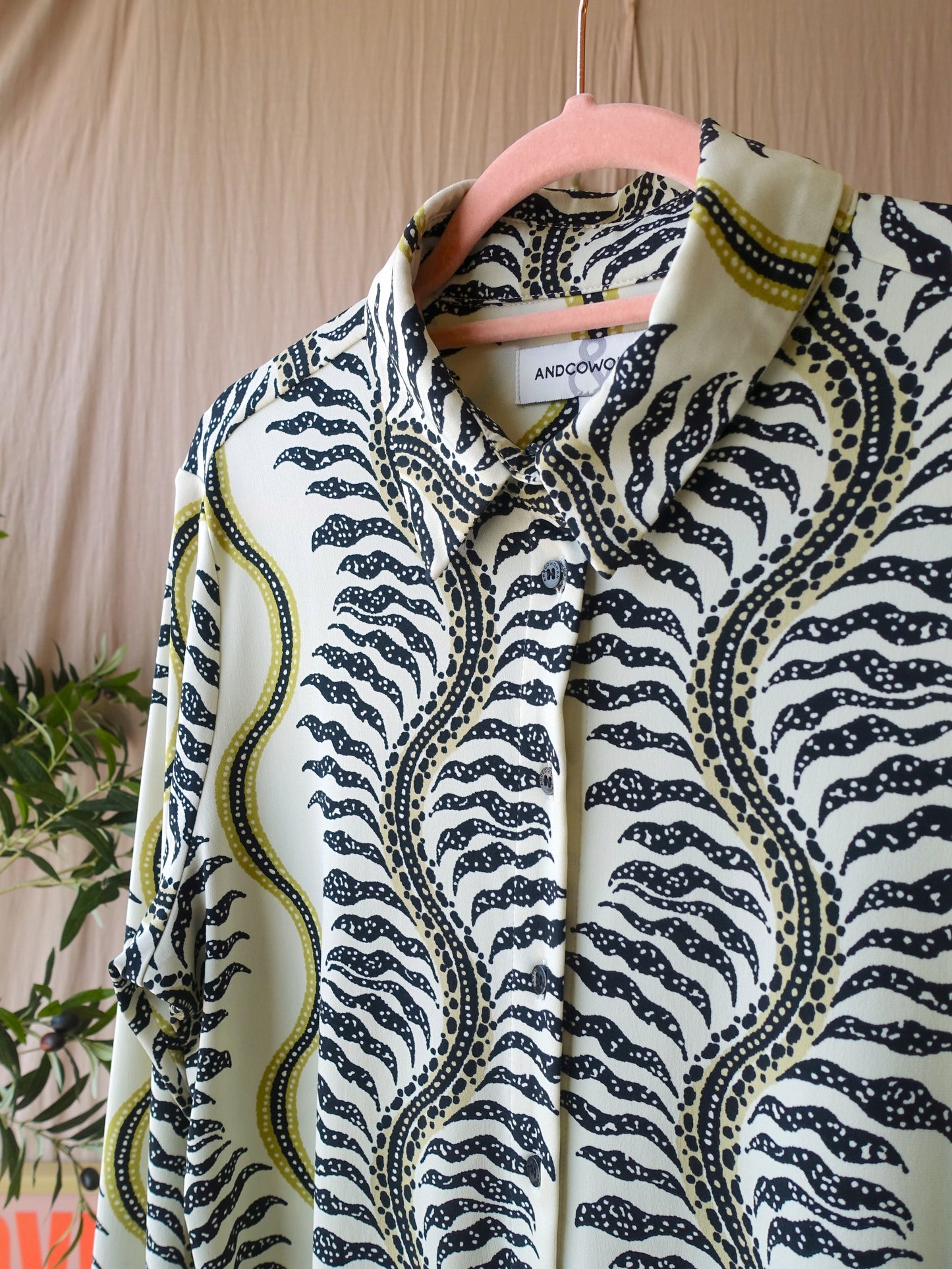 Andco woman travel quality lotte vine blouse ecru