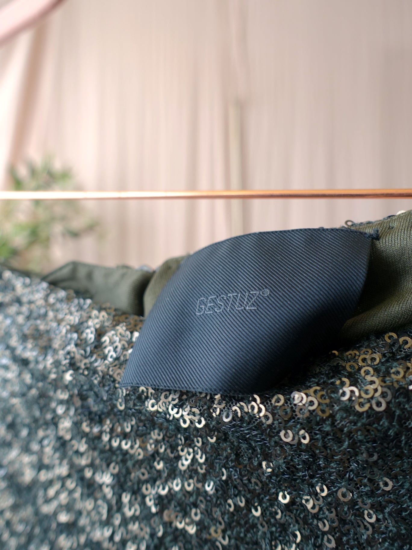 Gestuz sequin high waist rok dark army