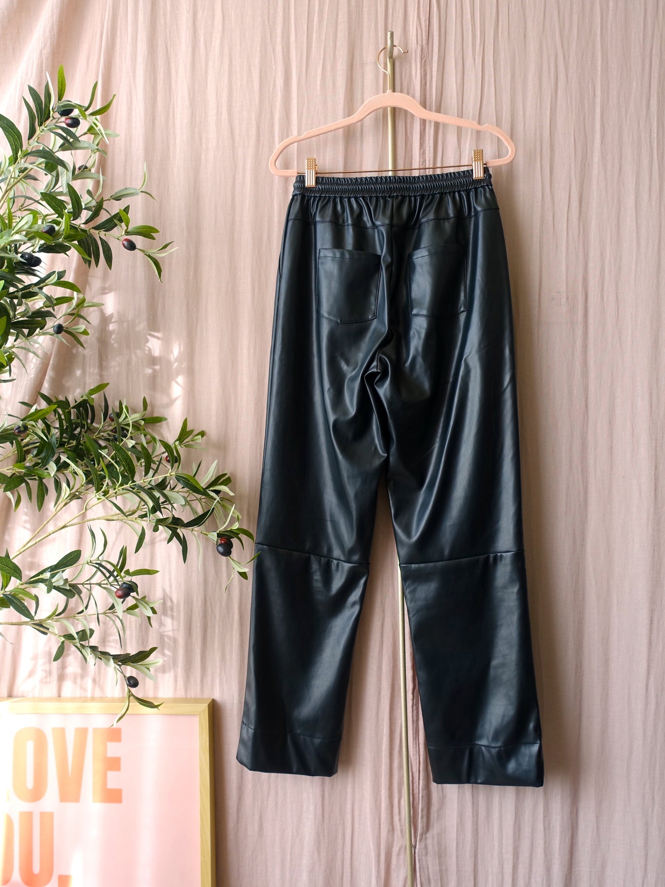 Harper & Yve Yael vegan leather pants zwart