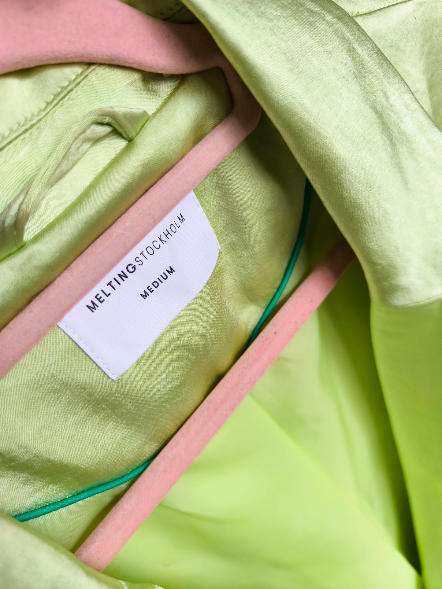 Melting Stockholm satin blazer lime