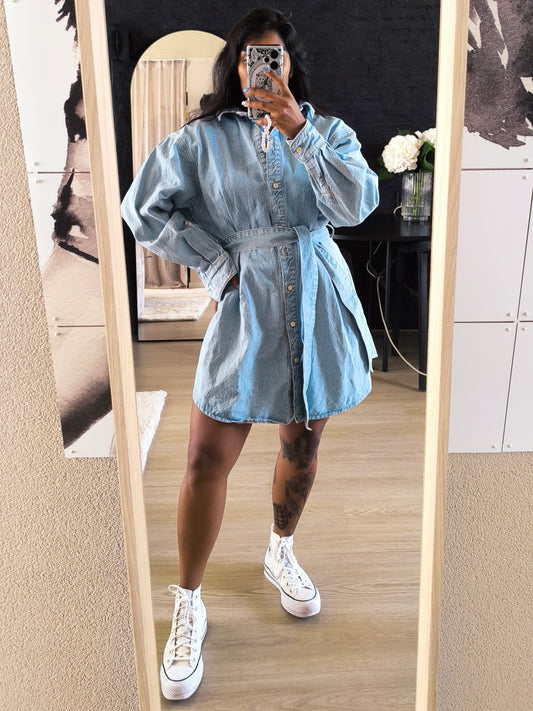 Rigid denim jurk met ceintuur light indigo