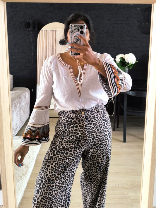 GRATIS BIJ BESTEDING V.A. €100 - Isato designer bohemian top wit