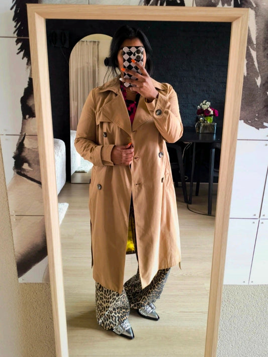 Steps the camel trenchcoat