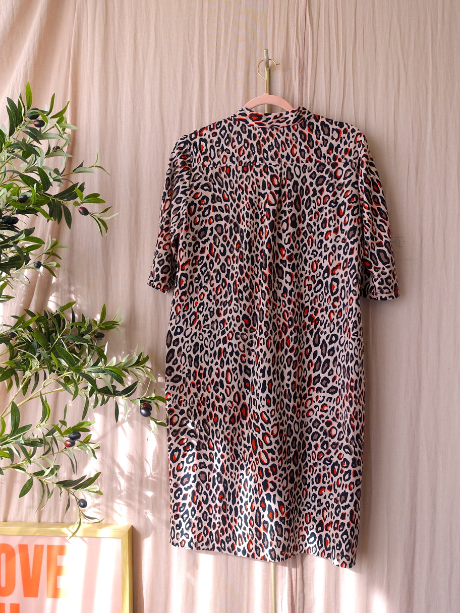 Jane Lushka travel quality leopard print jurk
