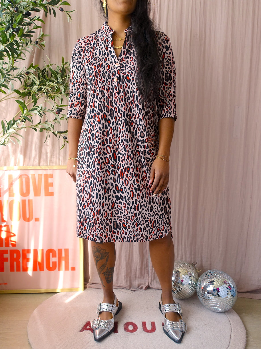 Jane Lushka travel quality leopard print jurk