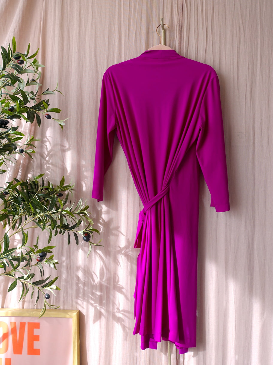 LaDress the perfect travel quality wrap jurk fuchsia
