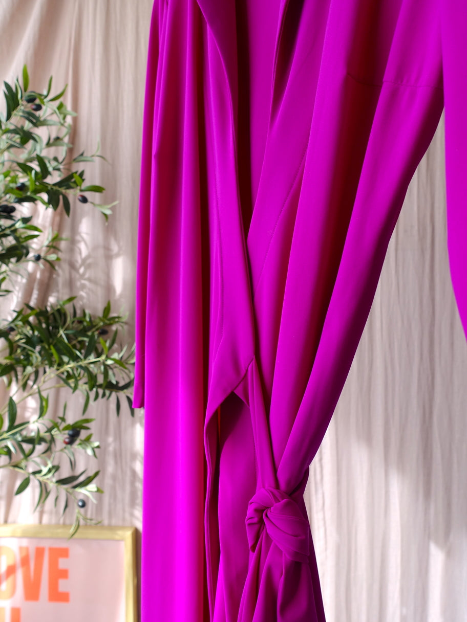 LaDress the perfect travel quality wrap jurk fuchsia