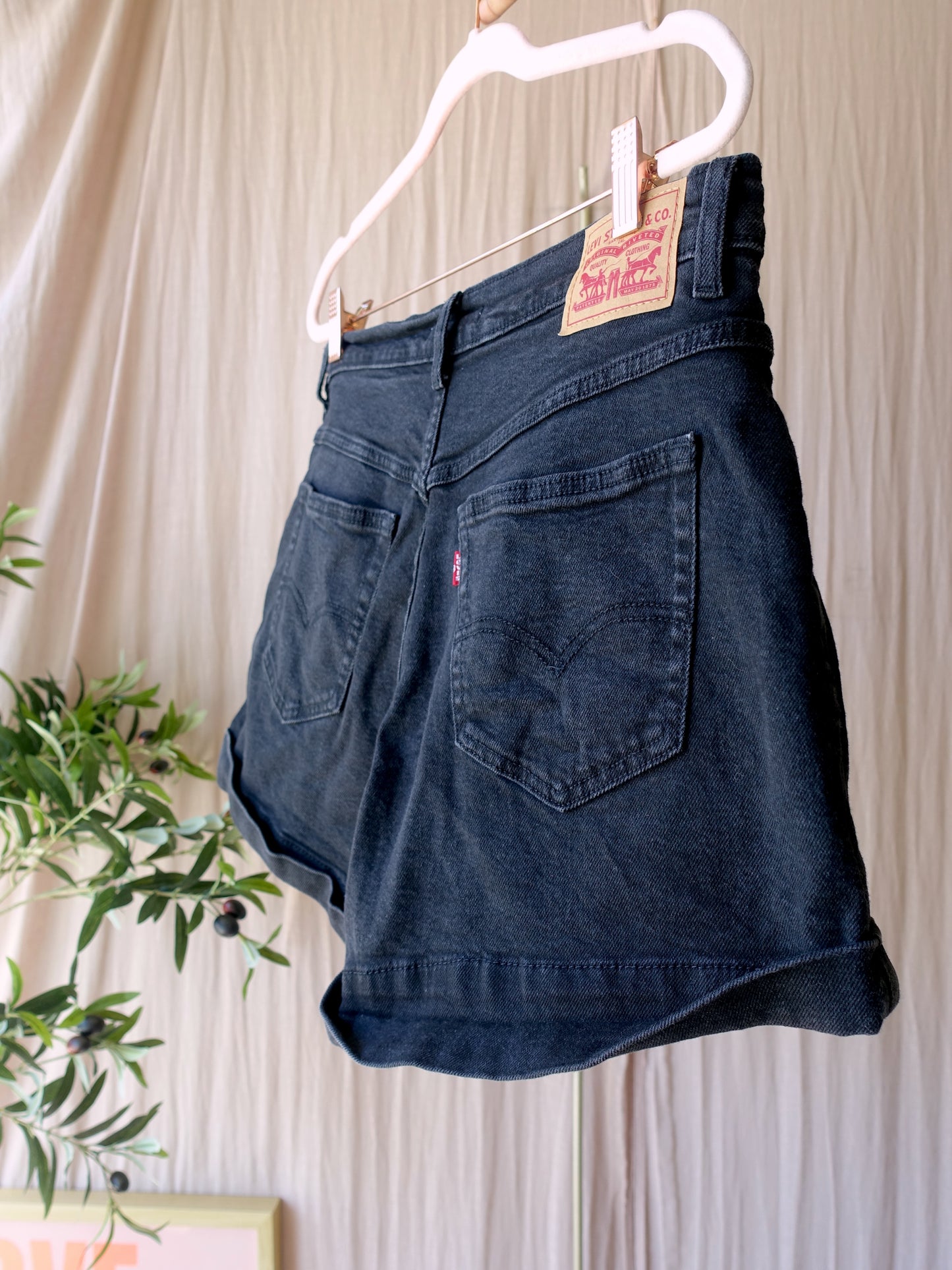 Levi's a-line mom denim shorts washed black