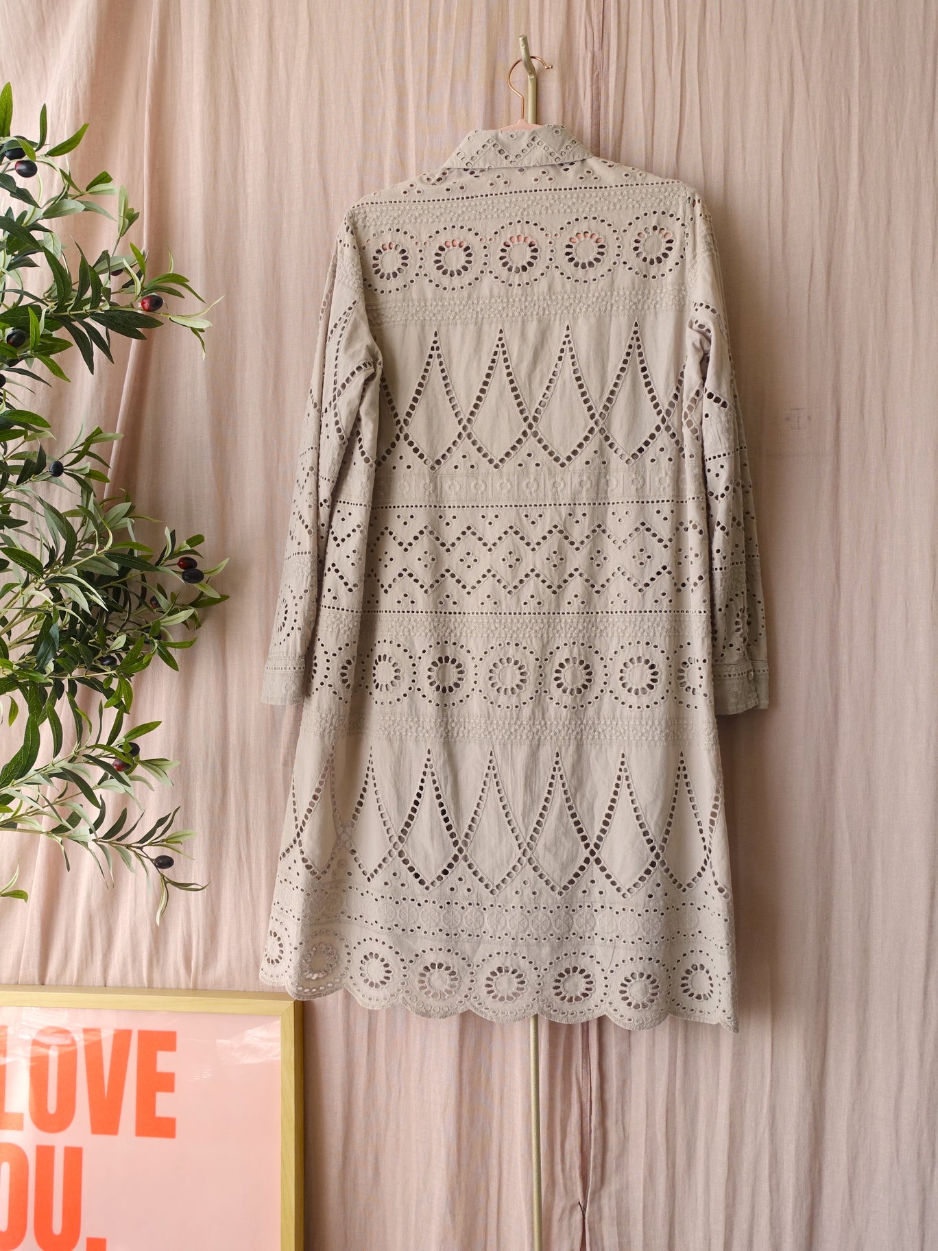 Luisa Cerano broderie anglaise cotton jurk taupe sand