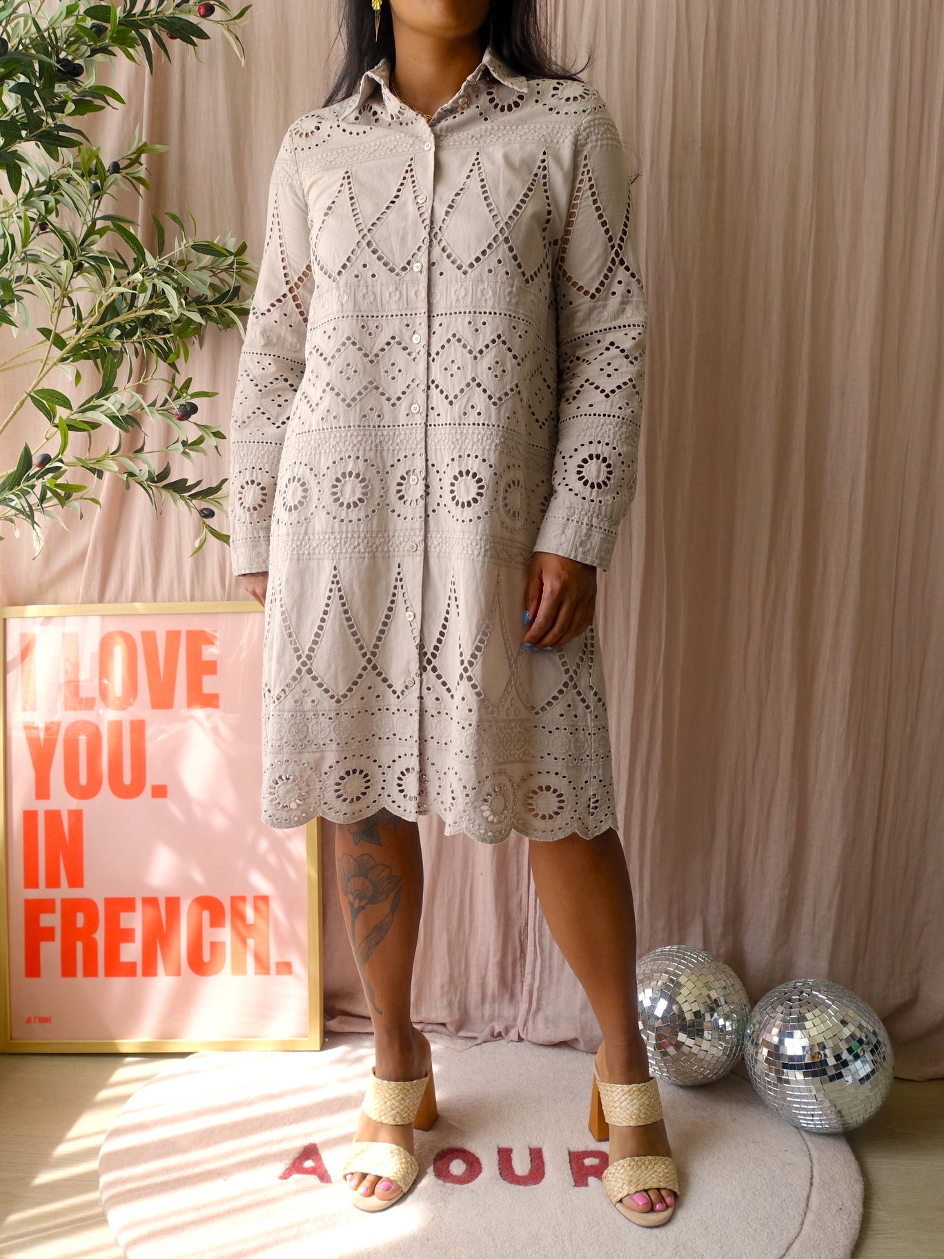 Luisa Cerano broderie anglaise cotton jurk taupe sand