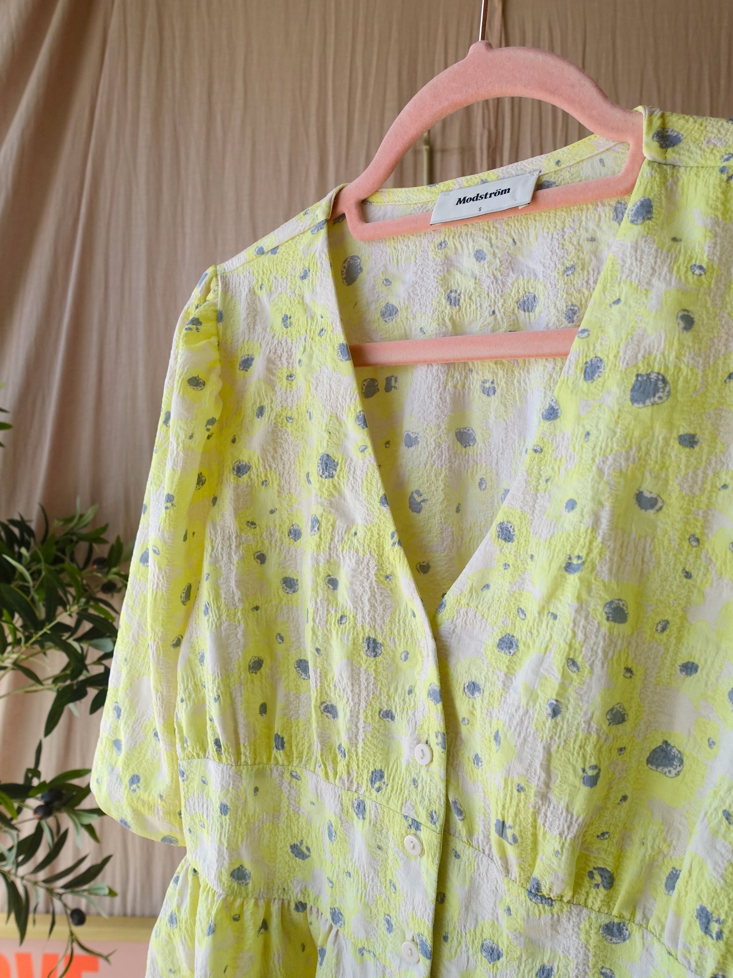 Modström cupid peplum top pale lime yellow