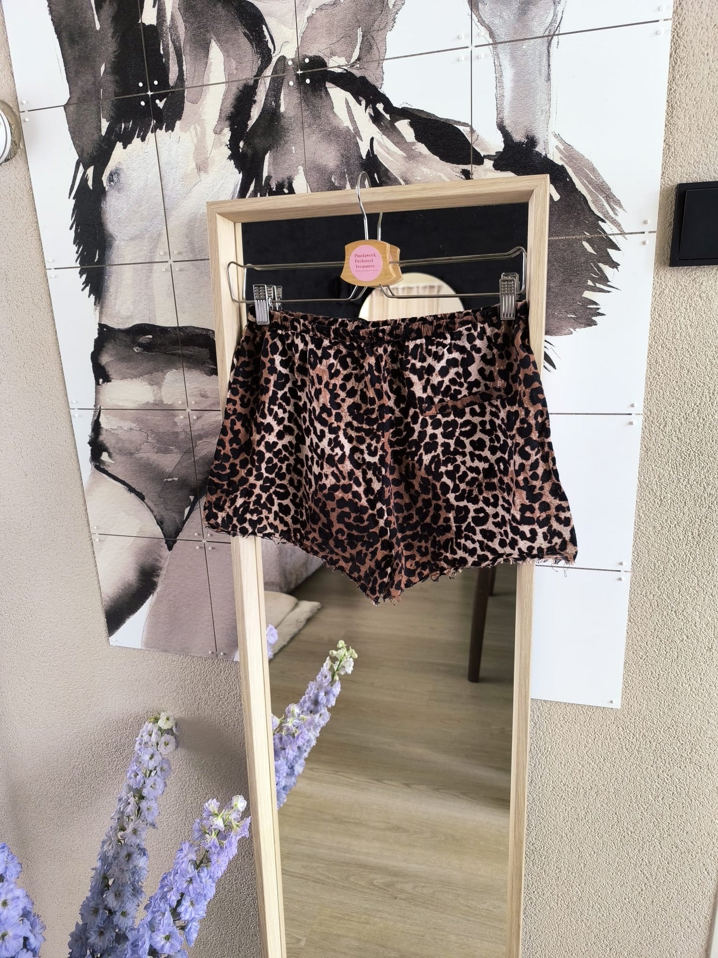 Love Stories sunday leopard shorts