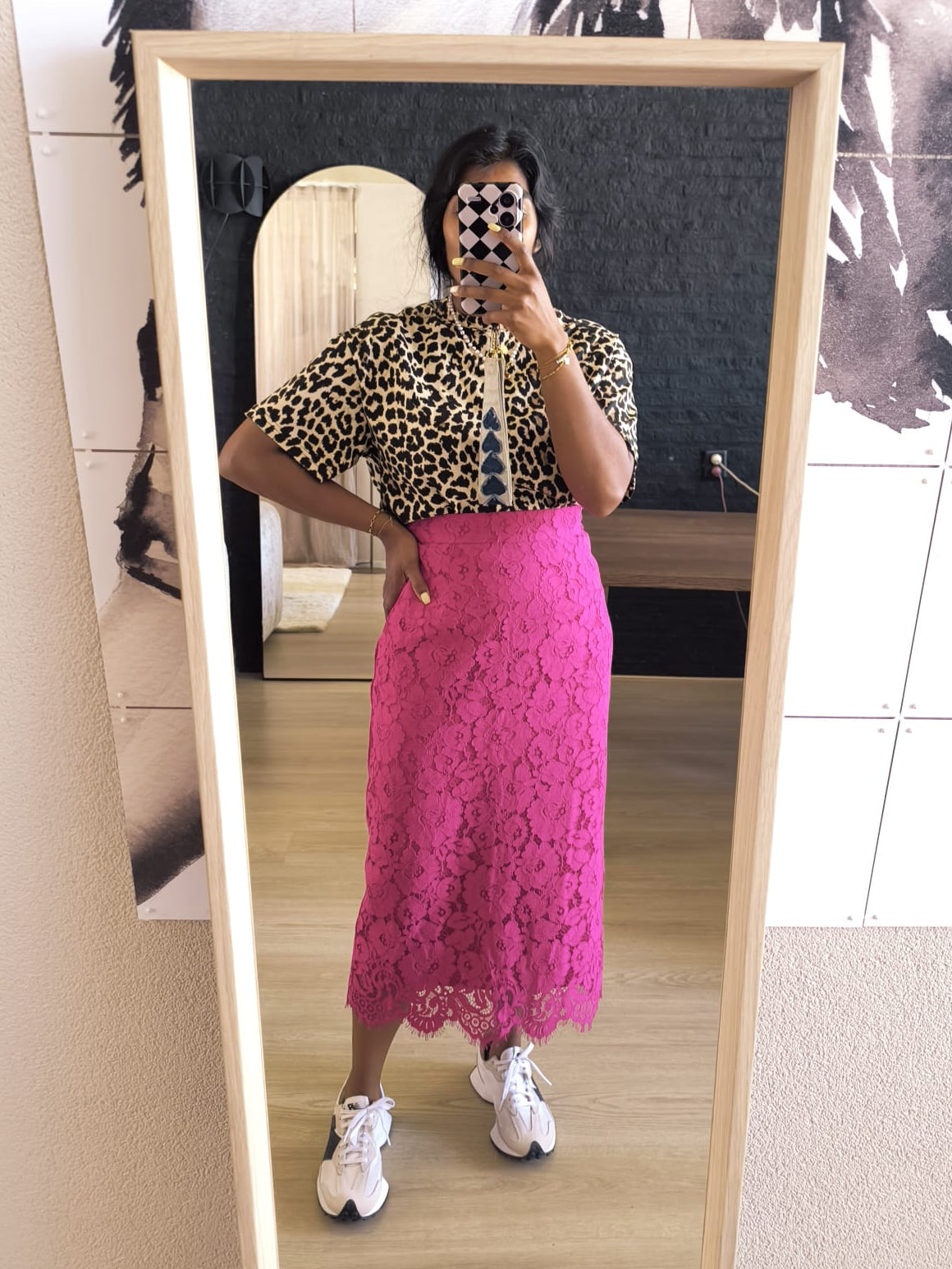 IVY OAK Sophia lace pencil skirt magenta pink