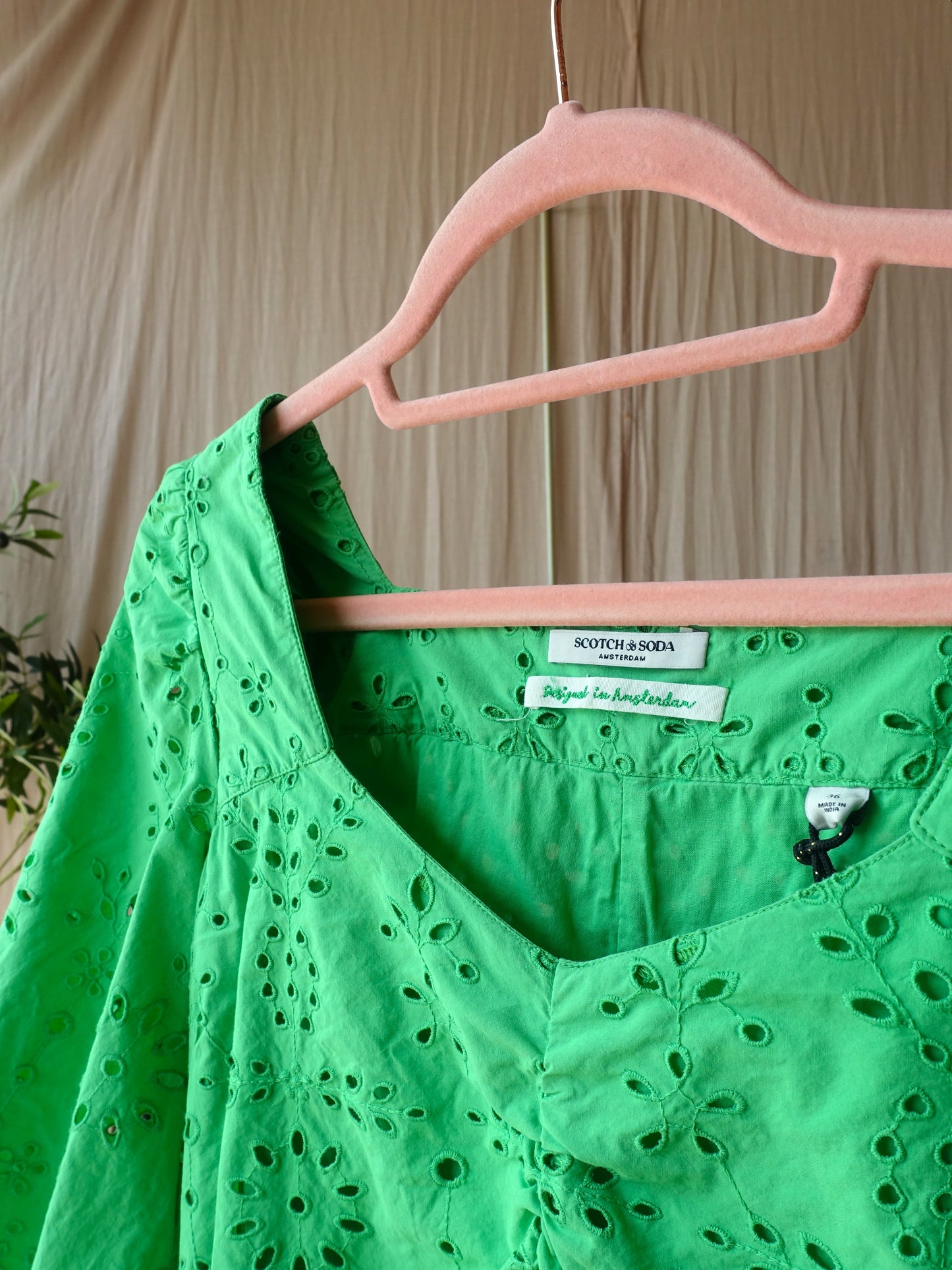 Scotch & Soda broderie anglaise cropped top