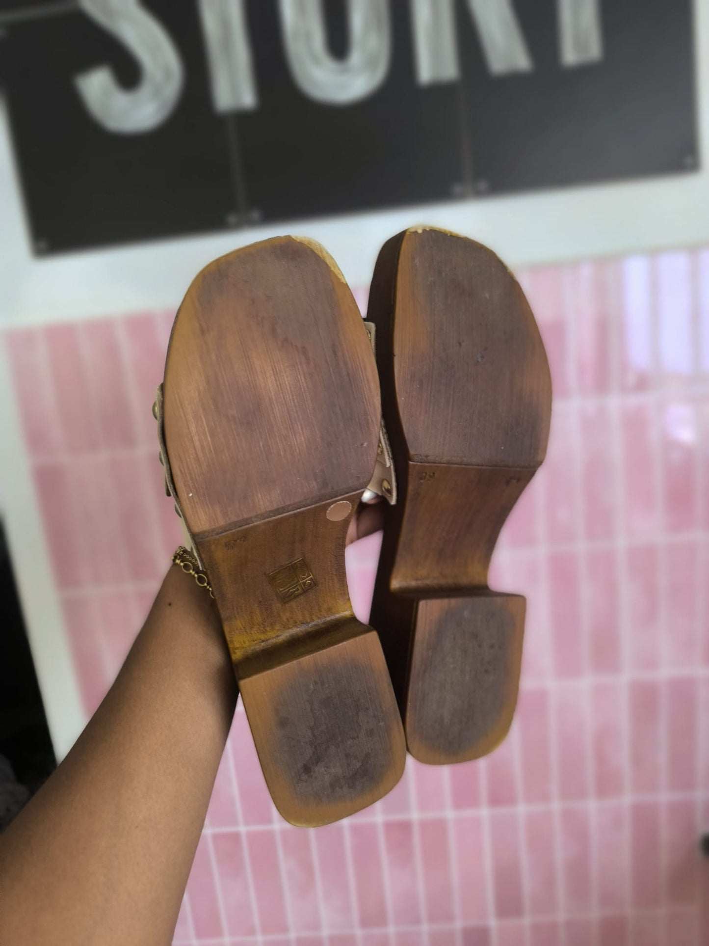Notre-V chunky western mules beige / brown