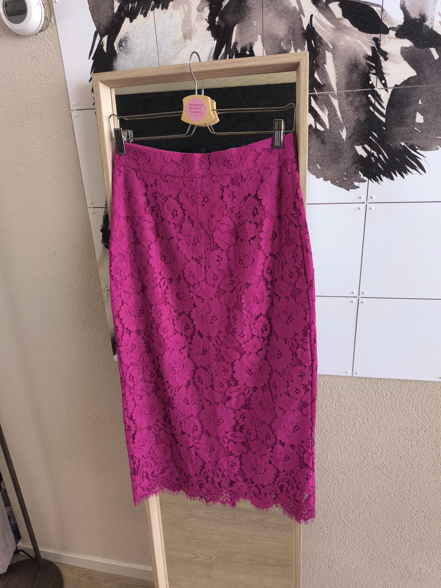 IVY OAK Sophia lace pencil skirt magenta pink