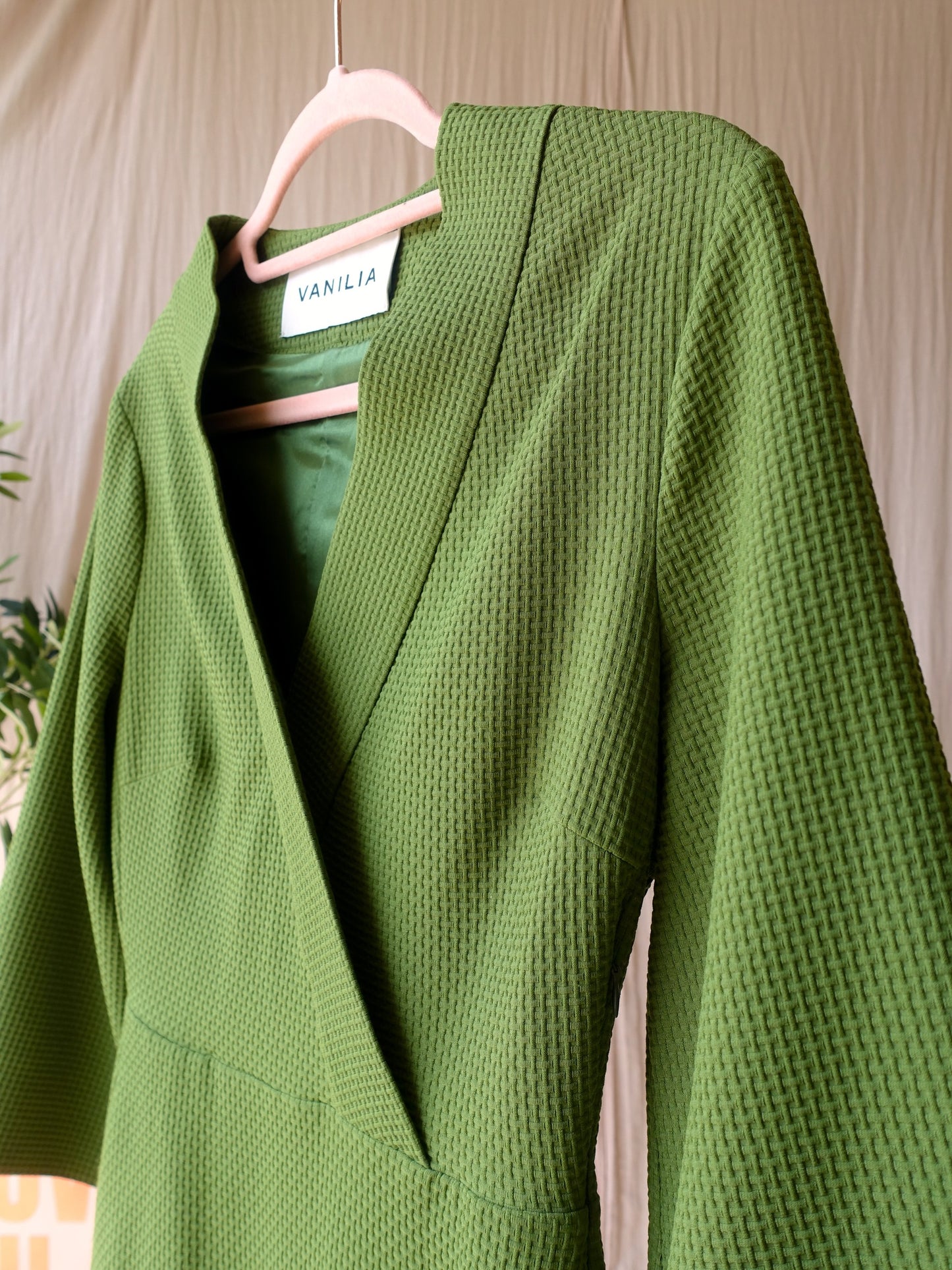 Vanilia structured waffle jurk kale green