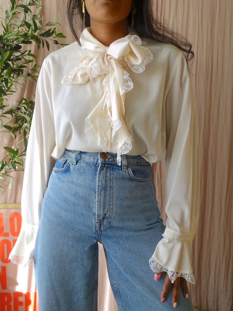 Vintage exclusive elegance boutique silk blouse ecru