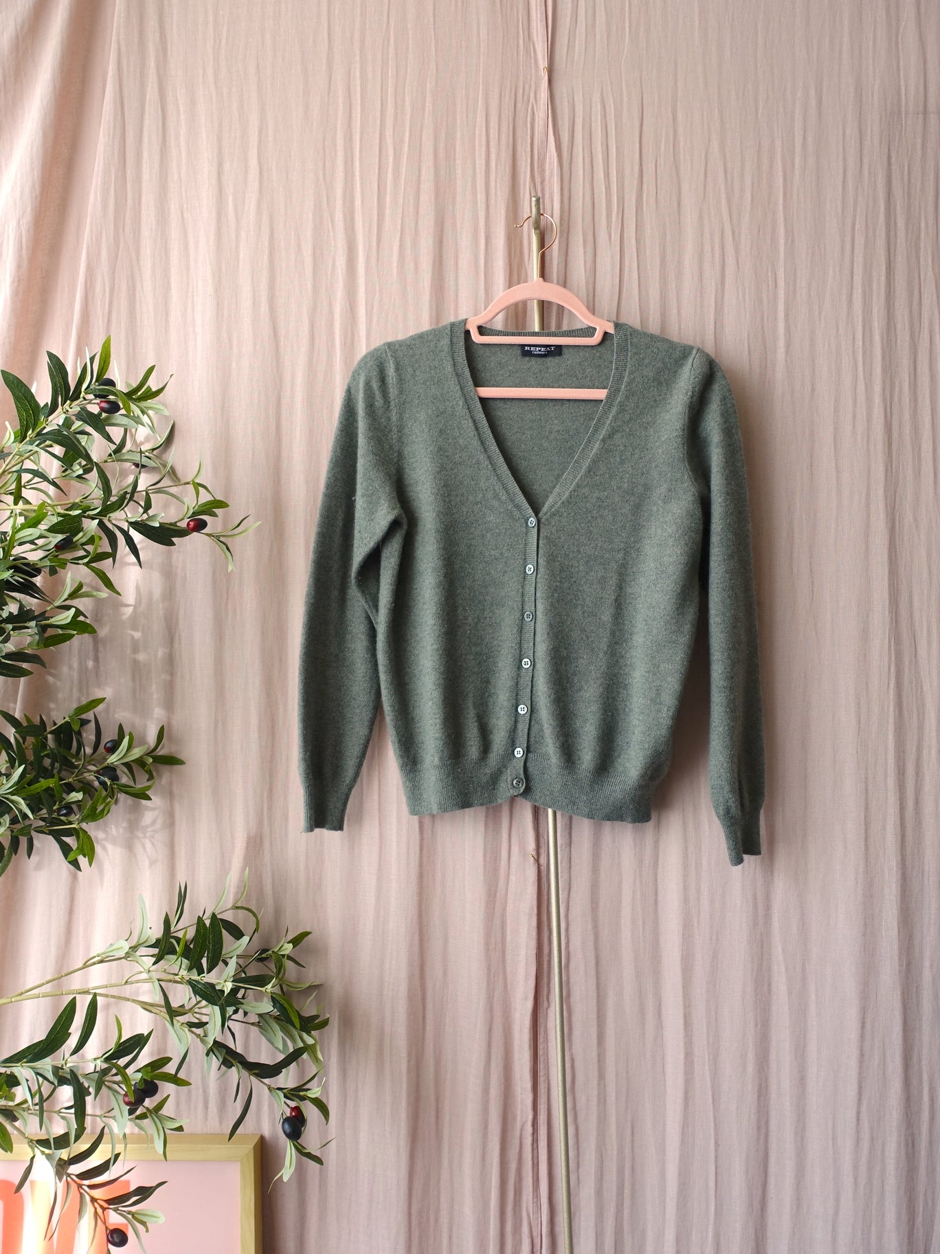 Repeat Cashmere 100% v-neck cardigan jade