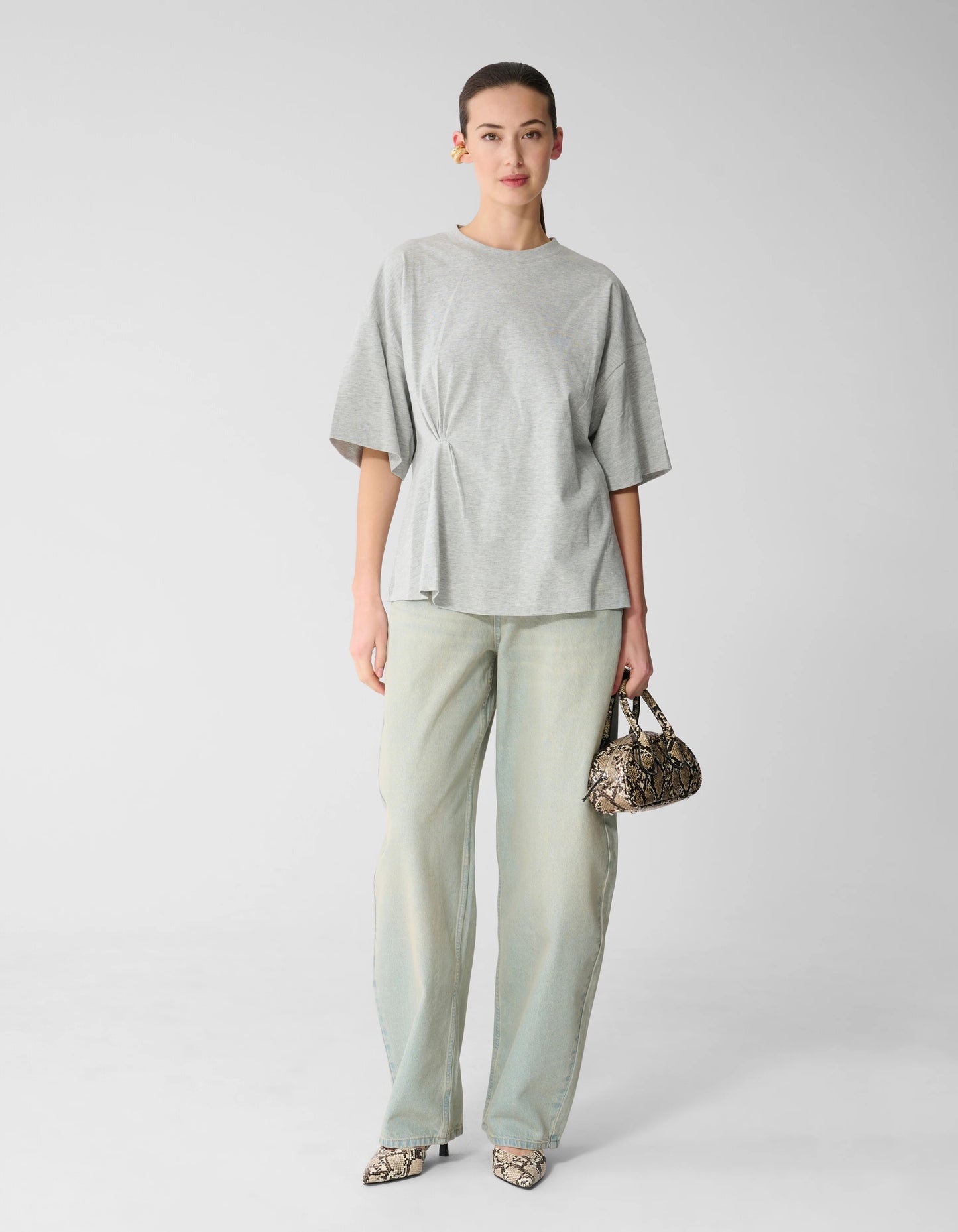 Shoeby baggy barrel fit jeans tinted bleached denim