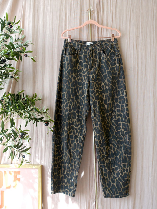 Shoeby barrel fit balloon jeans leopard