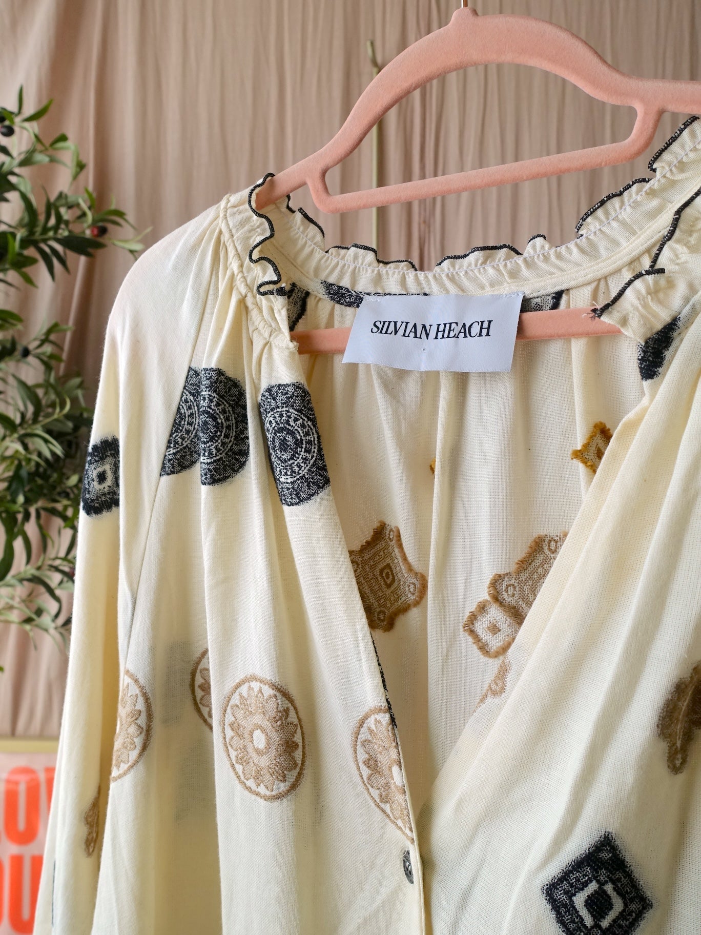 Silvian Heach embroidered rowak jurk ecru